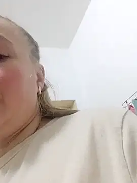 Kiss Eva online show from 02-08-26, 03:32