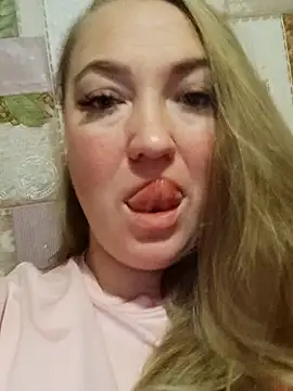 Kiss Eva online show from 11-15-25, 05:17