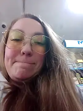 Kiss Eva online show from 04-15-26, 12:32