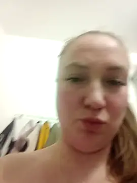 Snapshot of Kiss_Eva chatting on 04-23-26, 08:54 Kiss Eva online show from 04-23-26, 08:54