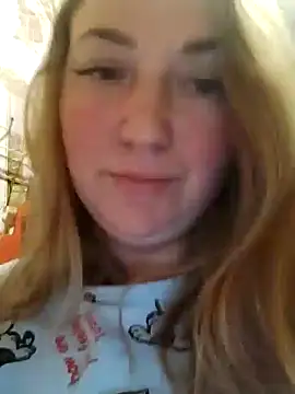 Snapshot of Kiss_Eva chatting on 01-21-25, 07:50 Kiss Eva online show from 01-21-25, 07:50