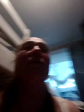 Kiss Eva online show from 04-14-26, 04:23