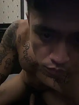 Snapshot of KarlKambing chatting on 11-08-25, 05:27 KarlKambing online show from 11-08-25, 05:27