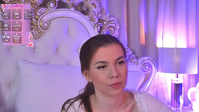Snapshot of AshleyEvance chatting on 10-18-25, 04:03 AshleyEvance online show from 10-18-25, 04:03