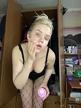 April Purr online show from 05-09-26, 10:51