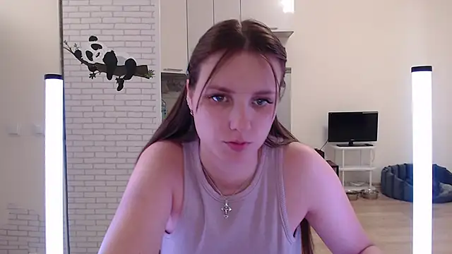 Leonaalove online show from 04-15-26, 08:09