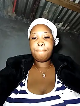 Snapshot of OCEANSQUITERXXX chatting on 10-15-25, 04:37 OCEANSQUITERXXX online show from 10-15-25, 04:37