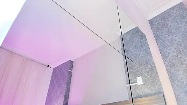 Snapshot of MiilaBlake chatting on 09-19-25, 08:02 MiilaBlake online show from 09-19-25, 08:02