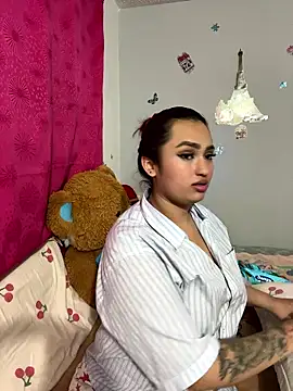 naomirouse  online show from 01-12-26, 03:35