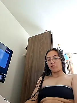 Valeria Saenz 25 online show from 09-26-25, 05:53