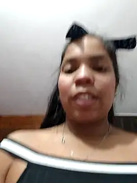 Snapshot of CloeeHills_ chatting on 10-23-25, 04:44 CloeeHills online show from 10-23-25, 04:44