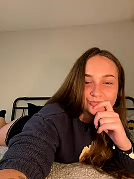 MadilynX777 online show from 10-05-25, 01:51