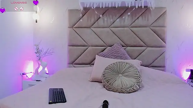 ValeryyWilliams online show from 11-30-25, 01:45