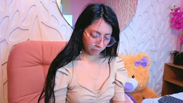 VioletxBloom online show from 04-11-26, 12:20