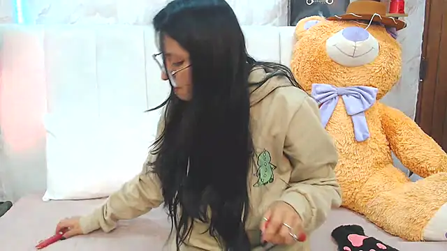 VioletxBloom online show from 10-15-25, 07:33