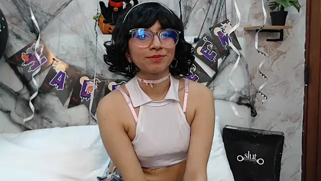 VioletxBloom online show from 10-19-25, 09:06