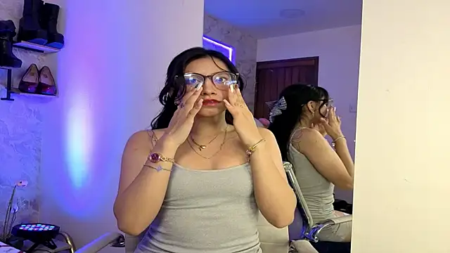 VioletxBloom online show from 12-22-25, 08:09