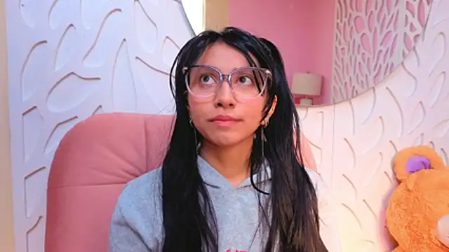 VioletxBloom online show from 04-12-26, 12:52