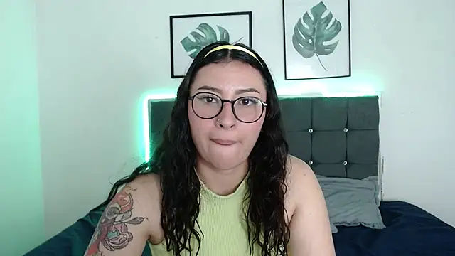 nicolee 8 online show from 09-24-25, 02:18