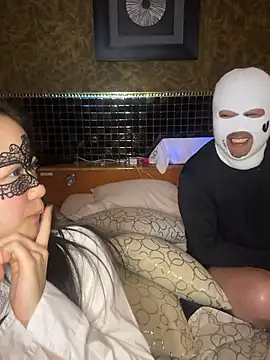 Snapshot of NENEandOJI chatting on 12-16-25, 01:15 NENEandOJI online show from 12-16-25, 01:15