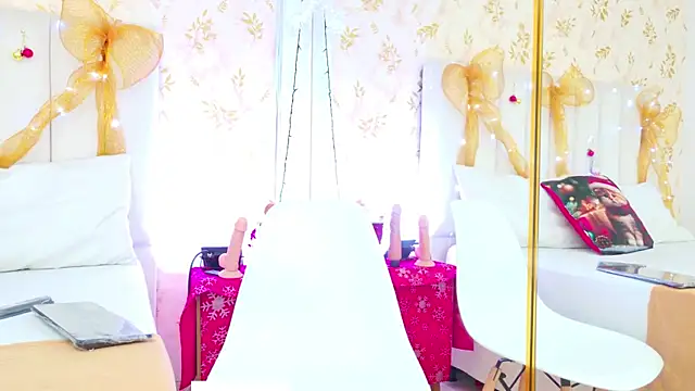 Samanta Isel online show from 12-22-25, 03:06