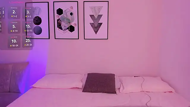 AmbarEvans  online show from 10-04-25, 12:07