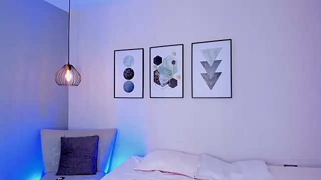 AmbarEvans  online show from 10-31-25, 12:13