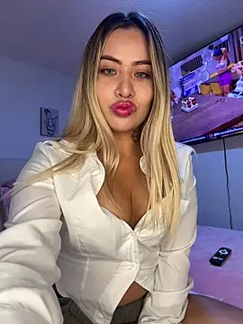 Snapshot of gigiprinces_01 chatting on 02-14-26, 03:07 gigiprinces 01 online show from 02-14-26, 03:07