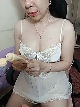 Snapshot of Moona_heny chatting on 07-15-26, 11:34 Moona heny online show from 07-15-26, 11:34