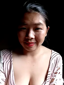Snapshot of quynhkoolbae chatting on 09-22-25, 01:44 quynhkoolbae online show from 09-22-25, 01:44