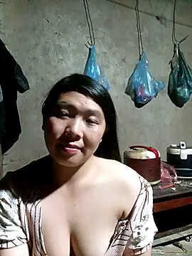 Snapshot of quynhkoolbae chatting on 09-22-25, 01:50 quynhkoolbae online show from 09-22-25, 01:50