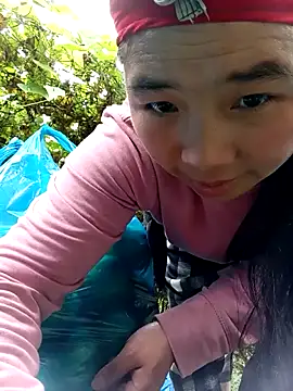 Snapshot of quynhkoolbae chatting on 10-22-25, 03:06 quynhkoolbae online show from 10-22-25, 03:06