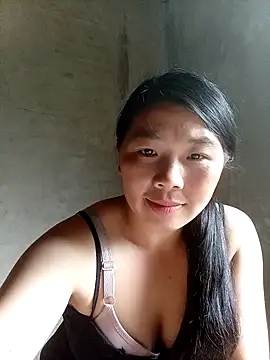 Snapshot of quynhkoolbae chatting on 09-23-25, 02:18 quynhkoolbae online show from 09-23-25, 02:18