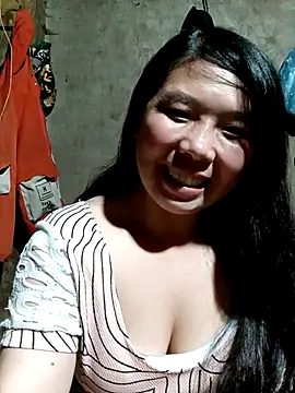 Snapshot of quynhkoolbae chatting on 10-10-25, 01:12 quynhkoolbae online show from 10-10-25, 01:12