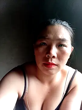 Snapshot of quynhkoolbae chatting on 09-30-25, 01:00 quynhkoolbae online show from 09-30-25, 01:00
