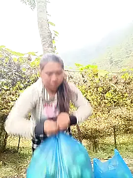 quynhkoolbae online show from 12-22-25, 03:17