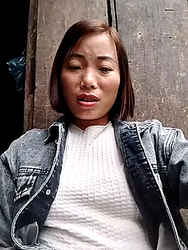 Annaacutee online show from 11-07-25, 06:51