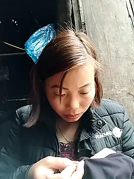 Annaacutee online show from 12-15-25, 01:22