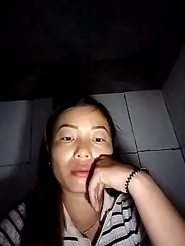 Snapshot of Annaacutee chatting on 10-04-25, 10:44 Annaacutee online show from 10-04-25, 10:44