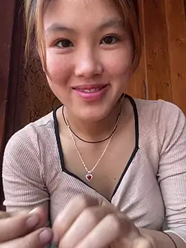 Snapshot of May_nhi chatting on 07-29-26, 02:22 May nhi online show from 07-29-26, 02:22