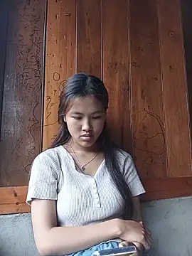 Snapshot of May_nhi chatting on 06-21-26, 03:34 May nhi online show from 06-21-26, 03:34