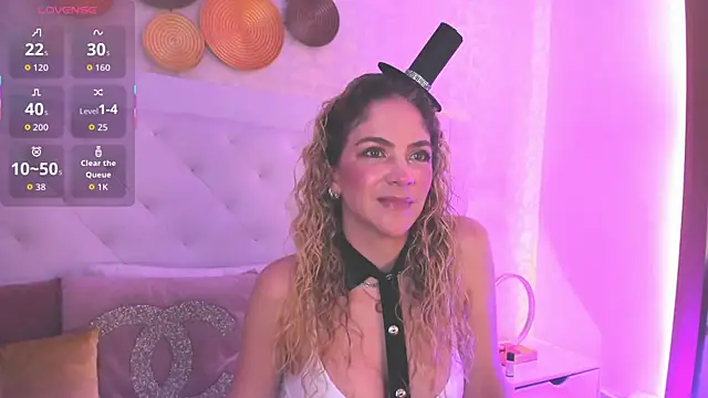 Velora   online show from 12-20-25, 04:04