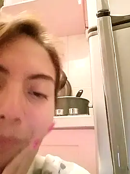 Snapshot of MoonBlueSex chatting on 10-11-25, 04:24 MoonBlueSex online show from 10-11-25, 04:24