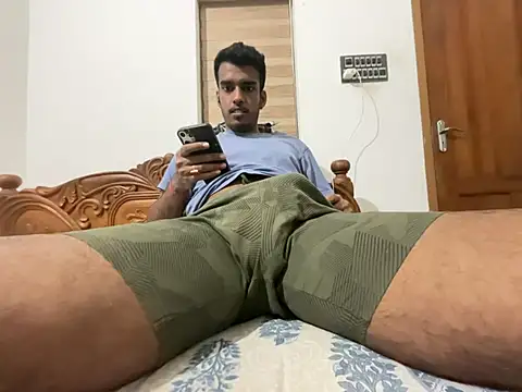 nivedthomas01 online show from 02-12-26, 05:45