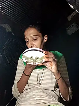 Snapshot of Pinki_thakur_1 chatting on 07-14-26, 06:36 Pinki thakur 1 online show from 07-14-26, 06:36