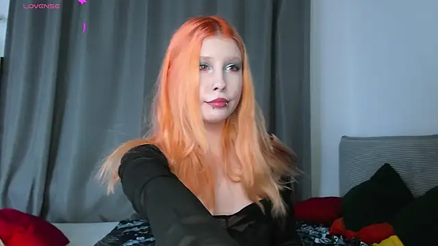 VelvetBlitz online show from 12-20-25, 02:20