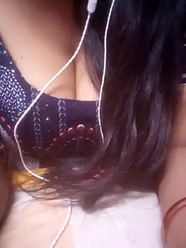 Snapshot of TINASONI chatting on 06-18-26, 06:12 TINASONI online show from 06-18-26, 06:12