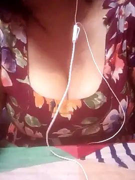 Snapshot of TINASONI chatting on 06-17-26, 05:23 TINASONI online show from 06-17-26, 05:23