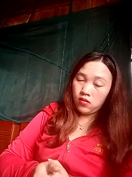 miumiu 00 online show from 12-05-25, 04:11