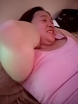 miumiu 00 online show from 12-19-25, 02:30